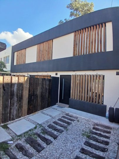 MAZA 3729  - CON COCHERA  -